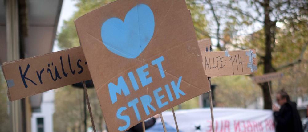 Mieter werfen Unternehmensgruppe Padovicz vor, Wohnraum aus Profitgründen zu vernichten.