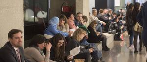 In Berlin steigt die Zahl junger Menschen, die eine Arbeit suchen.
