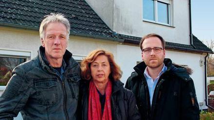 Besorgt. Die Familie Herrmann hat ihr Vermögen in das Haus gesteckt. 