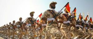 Mitglieder der iranischen Revolutionsgarde bei einer Parade im Jahr 2011.