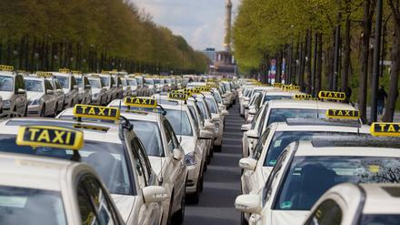 Eine Protest-Sternfahrt der Berliner Taxen gab es schon 2015.
