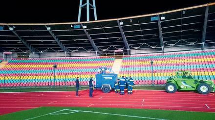 Helfer vom THW vergangene Woche bei einem Testlauf im Jahn-Sportpark.