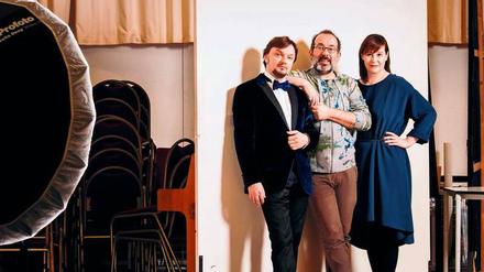 Trio con brio. Ainars Rubikis (links), Barrie Kosky, Susanne Moser. 