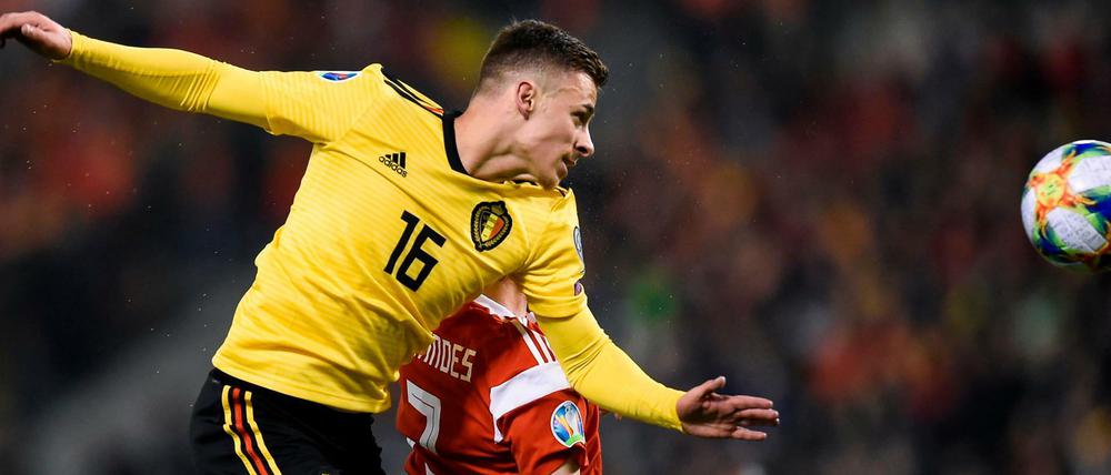 Schwarz-Gelb steht ihm gut: Gladbachs Offensivspieler Thorgan Hazard, hier im Trikot der belgischen Nationalmannschaft, wechselt offenbar nach Dortmund.
