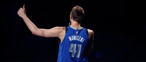 Dirk Nowitzki verkündete seinen Rücktritt bei seinem letzten Heimspiel in Dallas. 