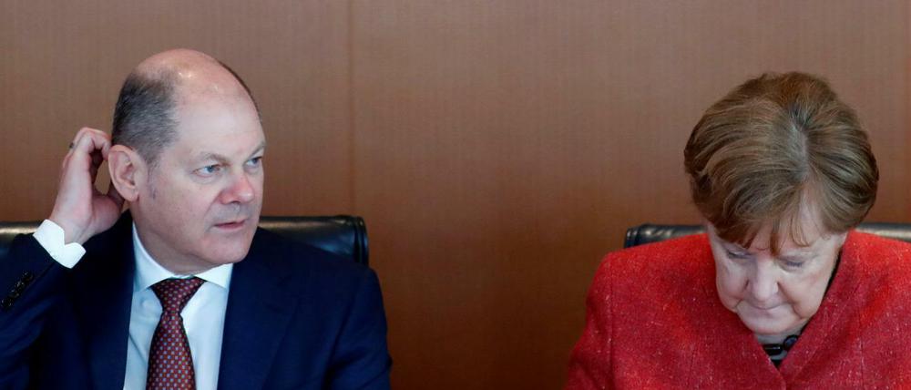Haben etwas zu besprechen: Angela Merkel und Olaf Scholz.