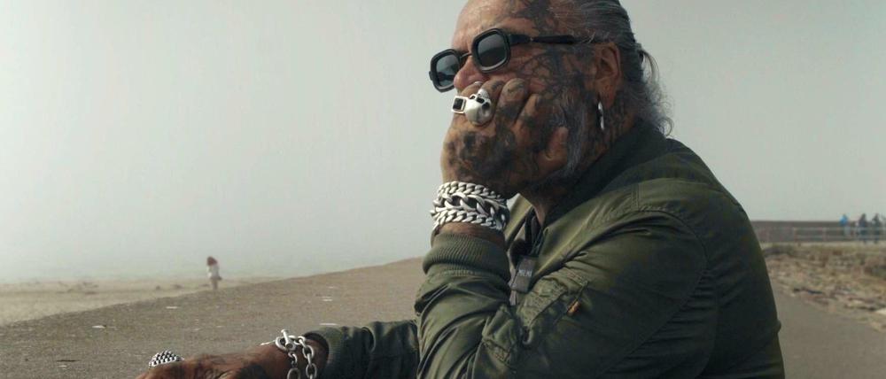 Sven Marquardt ist Fotograf und steht vor der härtesten Tür der Welt. In Dietls Film zeigt er sich verletzlich.
