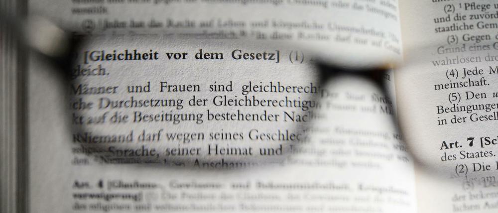 Diskriminierung ist immer noch an der Tagesordnung, trotz des Gleichheits-Grundsatzes in Artikel 3 des Grundgesetzes