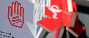 Per sogenanntem "Rote-Hand-Brief" informiert das Bundesinstitut für Arzneimittel und Medizinprodukte (BfArM) am Montag über die neu erkannten Arzneimittelrisiken bei Chinolon- und Fluorchinolon-Antibiotika. 