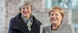 Kanzlerin Angela Merkel (rechts) und die britische Premierministerin Theresa May im April 2019. 