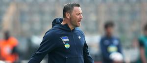 Brust raus. Trainer Pal Dardai lebt vor, was er im Moment vergeblich von seinem Team erwartet.
