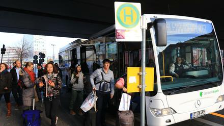 Schienenersatzverkehr. Auf der Ringbahn wird gebaut.