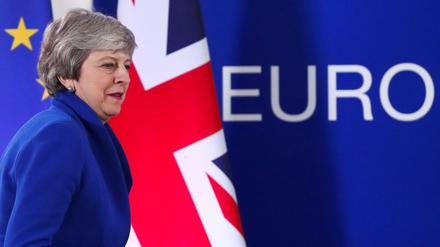 Die britische Premierministerin Theresa May kann weiter verhandeln.