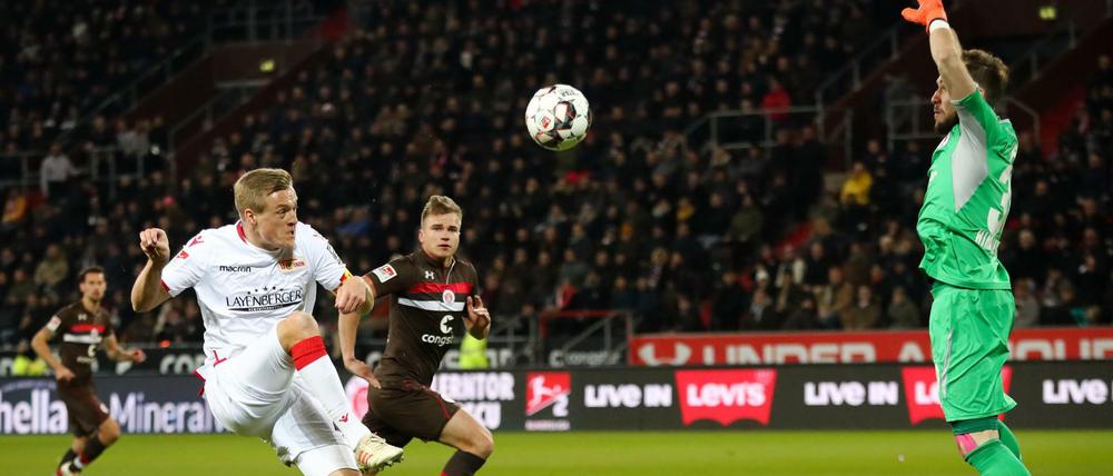 Mit Gefühl. Unions Felix Kroos (l.) zählt zu den technisch versiertesten Spielern der Zweiten Liga.