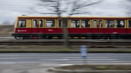 Regine Günther reagierte auf die Kritik an ihren Plänen für die S-Bahn. sie sei nicht auf Loslimitierung festgelegt.
