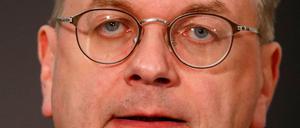 Wohin will Reinhard Grindel nach seiner Ex-DFB-Präsidentschaft?