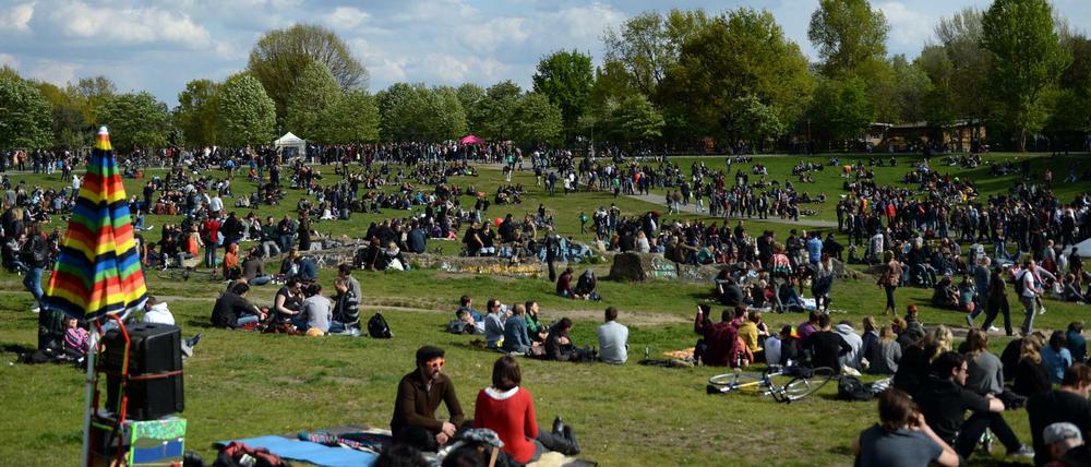 Der 1. Mai 2015 in Kreuzberg: Sieht eigentlich ganz gemütlich aus. Aber die Schäden waren groß.