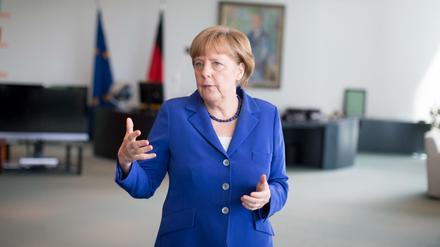 Bundeskanzlerin Angela Merkel in ihrem Büro im Bundeskanzleramt (Archivbild) 