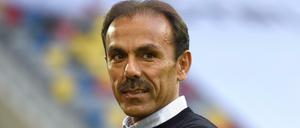 Jos Luhukay ist als Cheftrainer schon mit drei Vereinen in die Bundesliga aufgestiegen. 