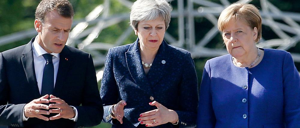 Frankreichs Staatschef Macron, Premierministerin May und Kanzlerin Merkel (von links nach rechts) im Mai 2018 in Sofia.