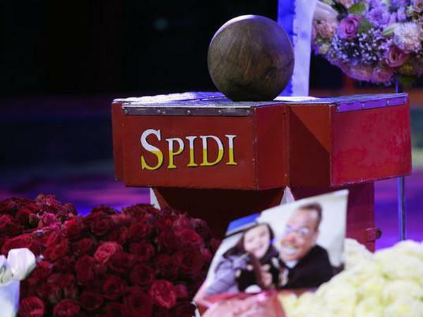 Der Clown Spidi erhängte sich in seinem Zirkuswagen.