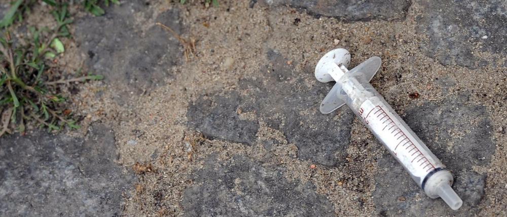 Oft ist der Abfall die einzige Spur, die der Drogenkonsum in Berlin hinterlässt.