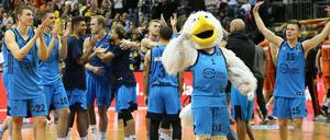 Jetzt geht die Party in Valencia weiter. Hoffen sie jedenfalls bei Alba.