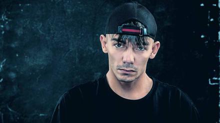 In Deutschland erfolgreicher als die Beatles. Vladislav Balovatsky alias Capital Bra hatte schon Zoff mit Bohlen und Bushido. Seinem Erfolg schadet das nicht, im Gegenteil.