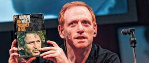 Großes Ego. Maskulinist Norman Mailer (Scott Shepard) geht mit Wörtern nicht gerade zimperlich um. 