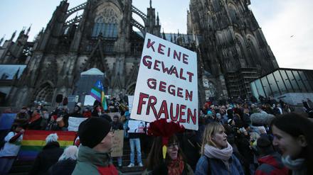 Demonstration in Köln nach den sexuellen Übergriffen am Hauptbahnhof in der Silvesternacht 2015.