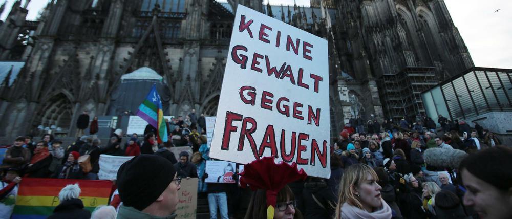 Demonstration in Köln nach den sexuellen Übergriffen am Hauptbahnhof in der Silvesternacht 2015.