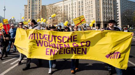 Demonstration gegen steigende Mieten in Berlin. 