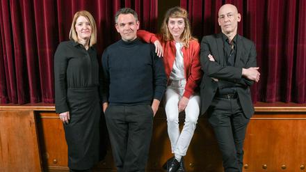 Team Rosa-Luxemburg-Platz. Die neue Leitungsgruppe Nicole Lohrisch (von links), geschäftsführende Direktorin, Thorleifur Örn Arnarsson, Schauspieldirektor, Lucia Bihler, Hausregisseurin, und Intendan Klaus Dörr.