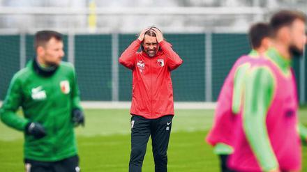 Mit Haut und Haaren: Als Trainer verlangt Martin Schmidt von seinen Spielern hohe Intensität und volle Leidenschaft.