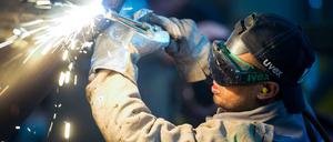 Immer mehr Ausländer aus Nicht-EU-Ländern haben eine Arbeitserlaubnis.