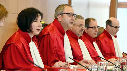 Der Zweite Senat des Bundesverfassungsgerichtes mit dem Vorsitzenden Andreas Voßkuhle (zweiter von links). 