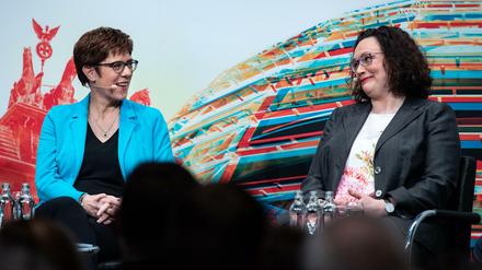 Auf Distanz: SPD-Chefin Andrea Nahles (re.) schließt eine vorzeitige Wahl Annegret Kramp-Karrenbauers aus.