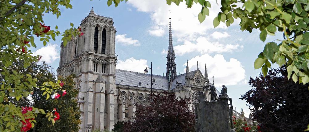 Paris hat etwas von seinem mittelalterlichen Charakter behalten. Notre-Dame trägt dazu viel bei.