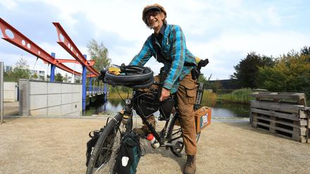 Ullrich Christ, mobiler Fahrraddoktor, fotografiert in Kleinmachnow bei Berlin.