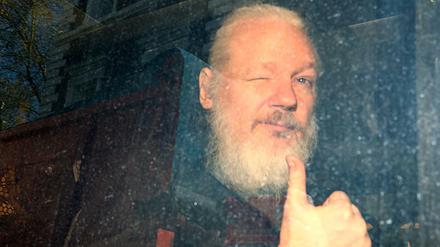 Wikileaks-Gründer Julian Assange nach seiner Festnahme in London am 11. April. 