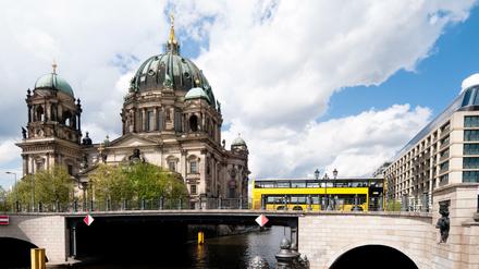 Der Dom in Berlin ist die größte protestantische Kirche in Deutschland.