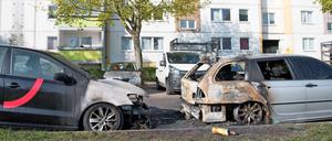 Mehrere Autos wurden am Mittwochabend in Hellersdorf angezündet. Der oder die Täter entkamen unerkannt.