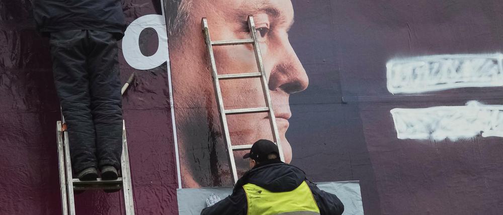 Ein Plakat für den amtierende Präsidenten Petro Poroschenko.