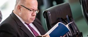 Sorgenvoll: Am Mittwoch stellt Bundeswirtschaftsminister Peter Altmaier die Konjunkturprognose der Bundesregierung vor. 