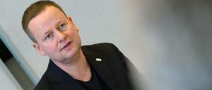 Klaus Lederer, Berliner Senator für Kultur und Europa, bei der Pressekonferenz zur Halbzeitbilanz in die Senatsverwaltung in der Brunnenstraße in Prenzlauer Berg. 