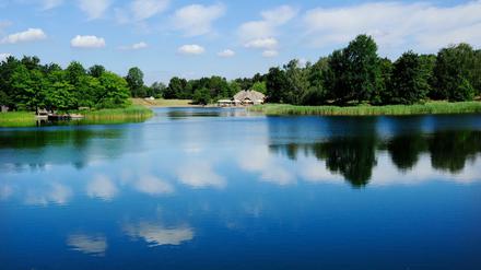 Der Britzer Garten in Berlin-Neukölln, eine kleine Oase in der Stadt. 