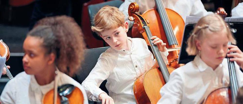 Auch Mozart war elf Jahre alt, als er die Ouvertüre zu "Apollo et Hyacinthus" schuf: Das Opernkinderorchester spielte sie in der Staatsoper. 
