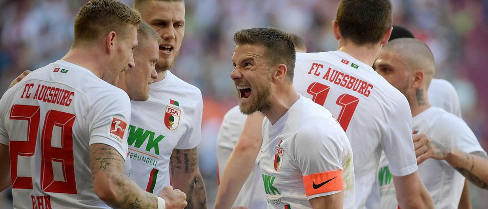 Gierig. Daniel Baier (r.) und Andre Hahn schossen den VfB Stuttgart ab.