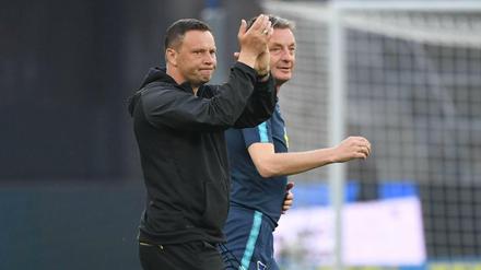 Raus mit Applaus. Pal Dardai und sein Co-Trainer Rainer Widmayer auf Abschiedstournee.
