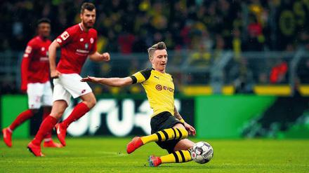 Leicht war einmal. Auch Dortmunds Kapitän Marco Reus muss sich steigern.